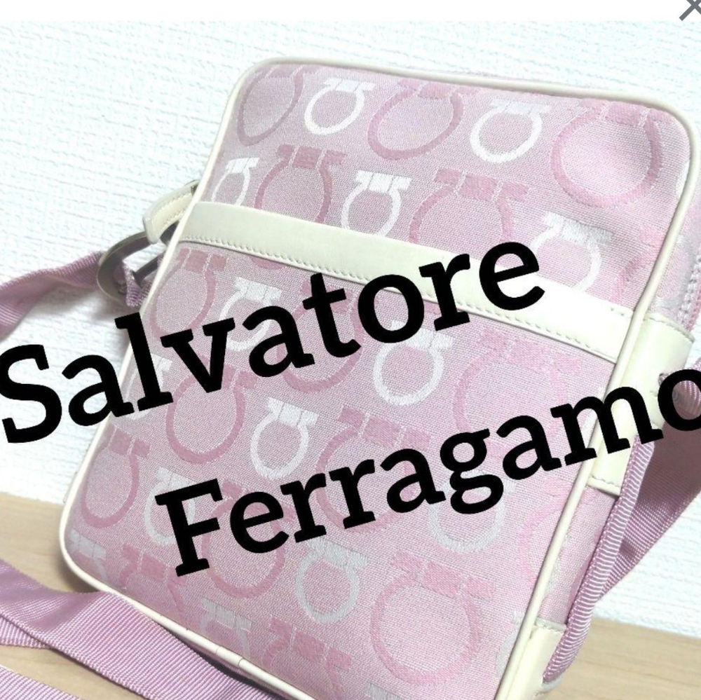 Salvatore Ferragamo Light Pink and Cream Shoulder Bag
